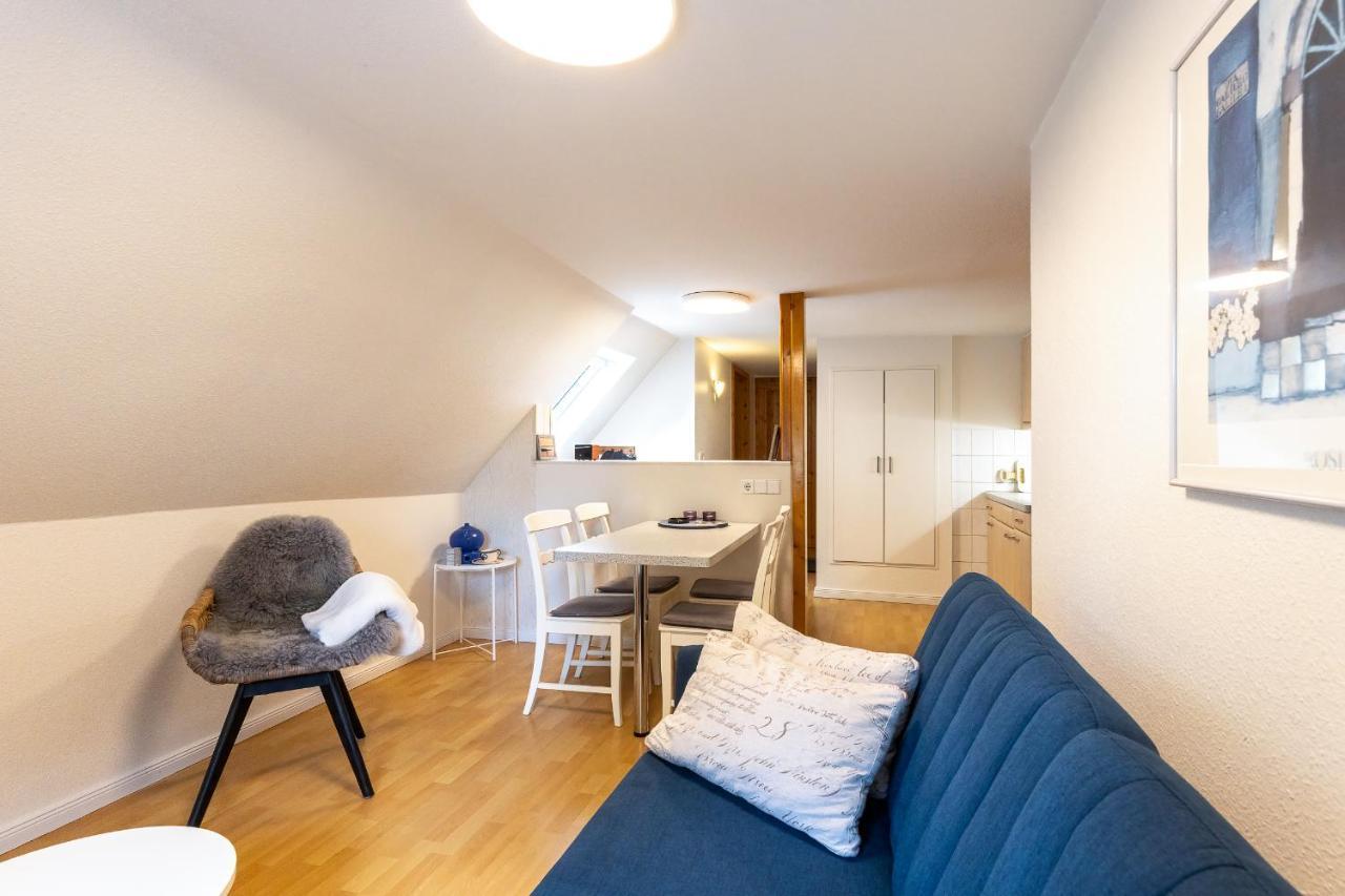 Floer Apartment *