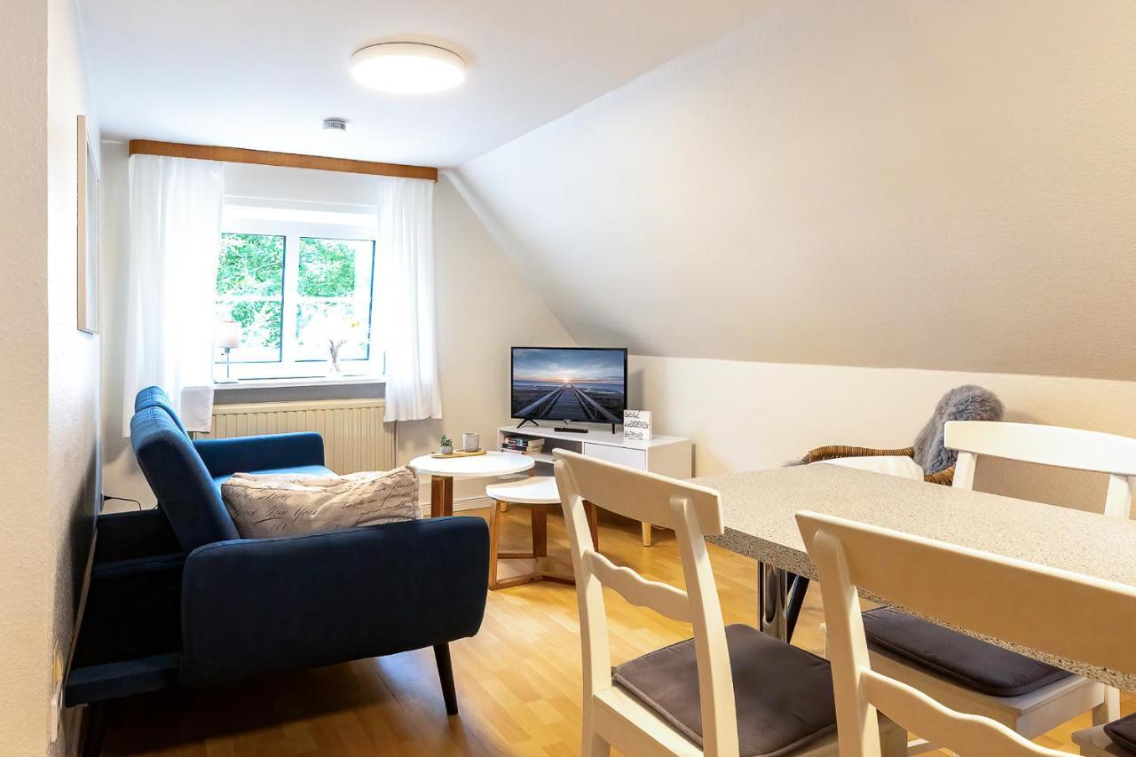 Floer Apartment *